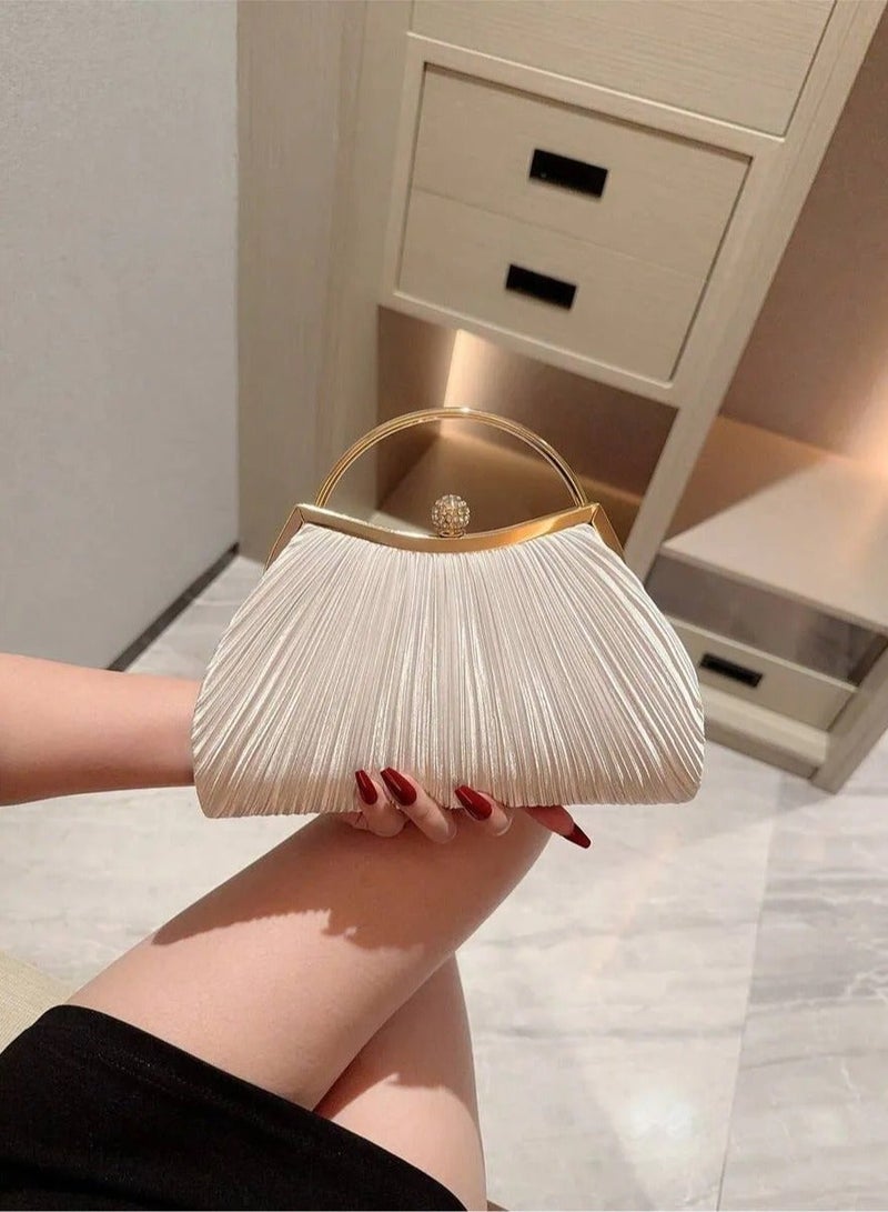 حقيبة يد نسائية سهرة بتصميم أنيق مطوي مع مقبض معدني دائري وقفل كريستال – مقاس 23.5 × 15 × 5 سم - Image 1