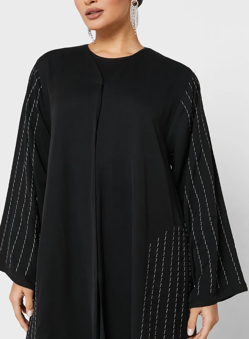 hayas closet Contrast Pin Tuck Embroidered Abaya