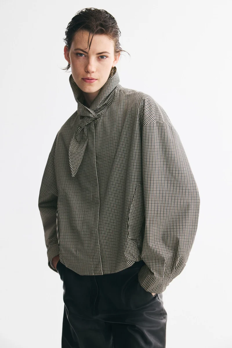 Scarf-collar bubble-hem jacket