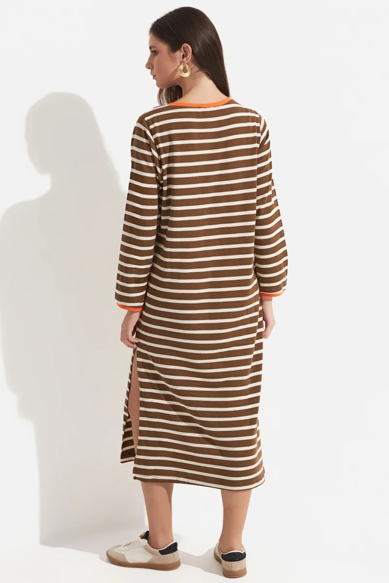 جون Striped Maxi Dress