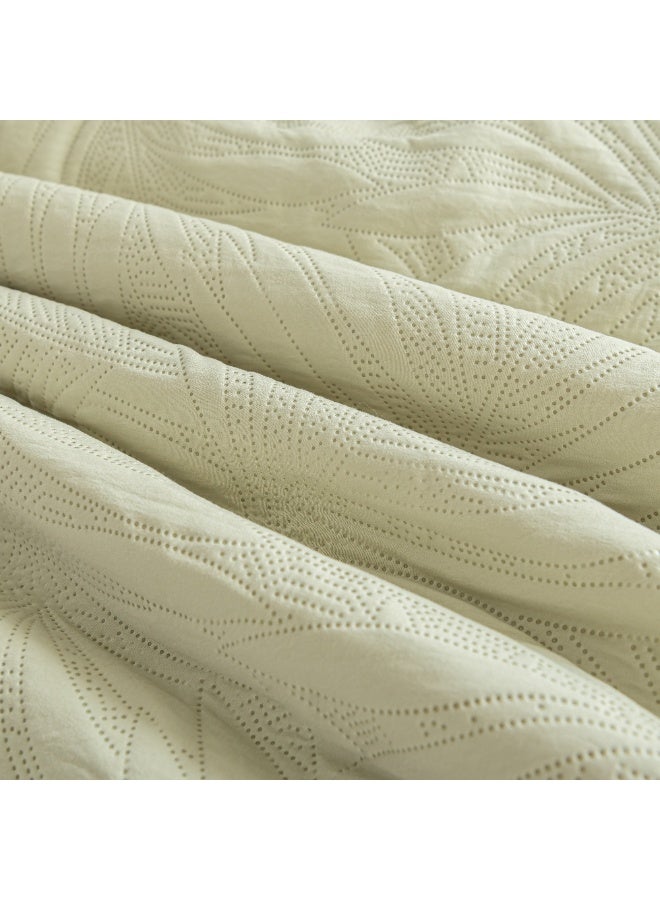 هوم توبيا طقم لحاف فاخر كينج سايز 6 قطع من HOMETOPIA مقاس 264×229 سم – تصميم بنقشة بارزة، قماش ناعم وقابل للتهوية، مريح، مناسب لجميع الفصول، جودة عالية، مثالي للغرف المكيفة والمنازل في السعودية - Image 5