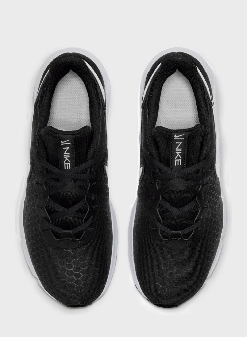 Nike Legend Essential 2