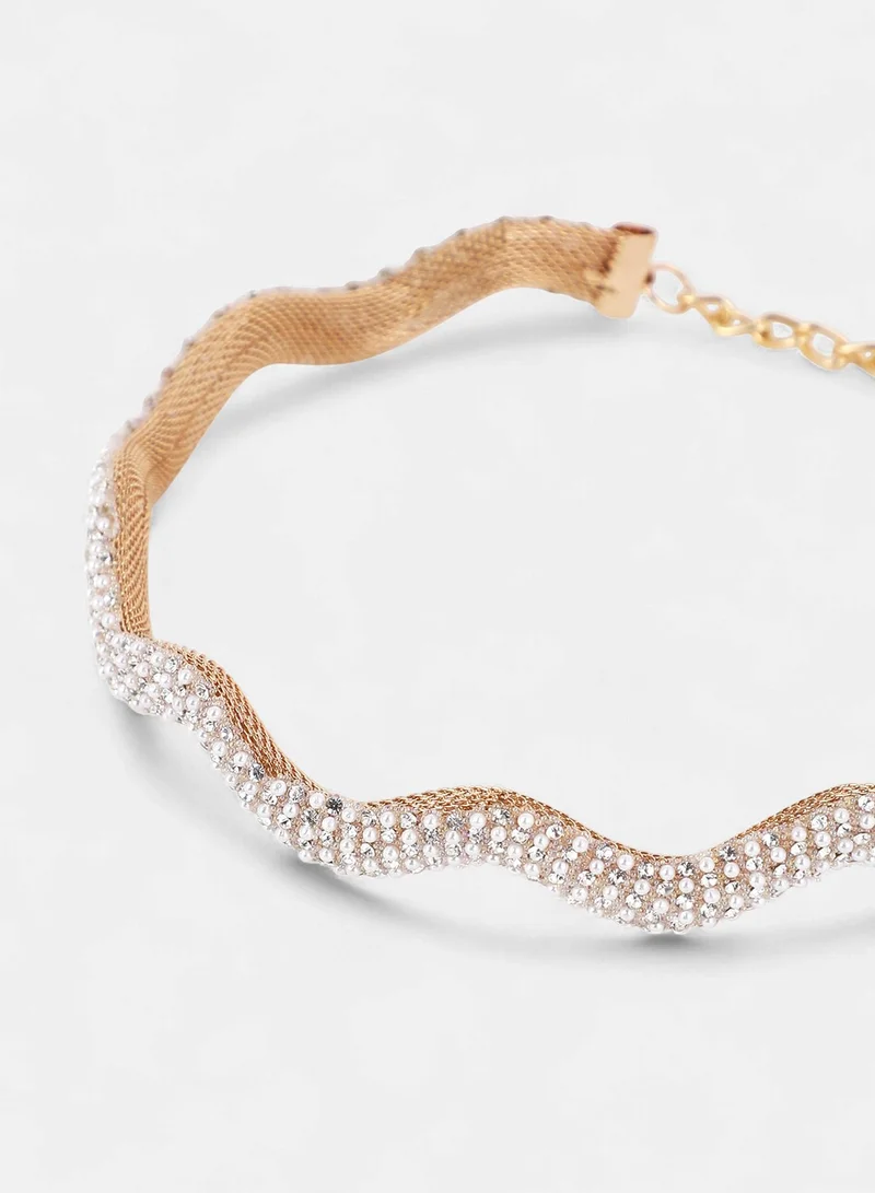 SOHI Crystal-Swirl Choker Artificial Necklace Jewellery