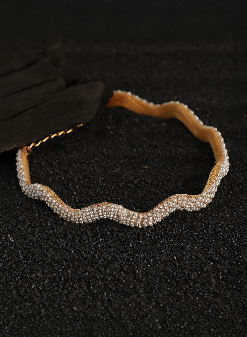 SOHI SOHI Women's The Crystal-Swirl Choker Necklace For Evening Wear | Crystal  Colour | Alloy Material | Lobster Clasp Closure | Artificial Stone Necklace | Choker Necklace For Women & Girls