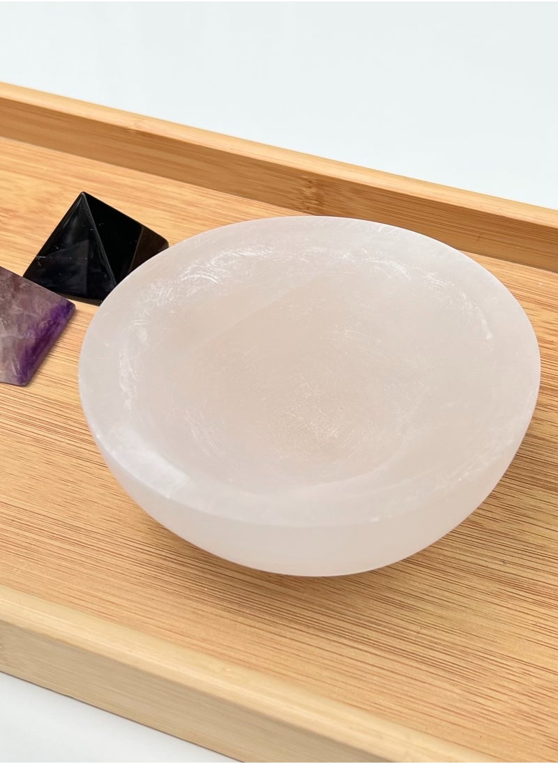 Generic - TheraLuma Hand-Carved White Selenite Bowl – 9 cm (3.5"), 10 cm (4"), 12 cm (4.7") | Natural Gemstone Dish for Serenity & Balance - Image 1