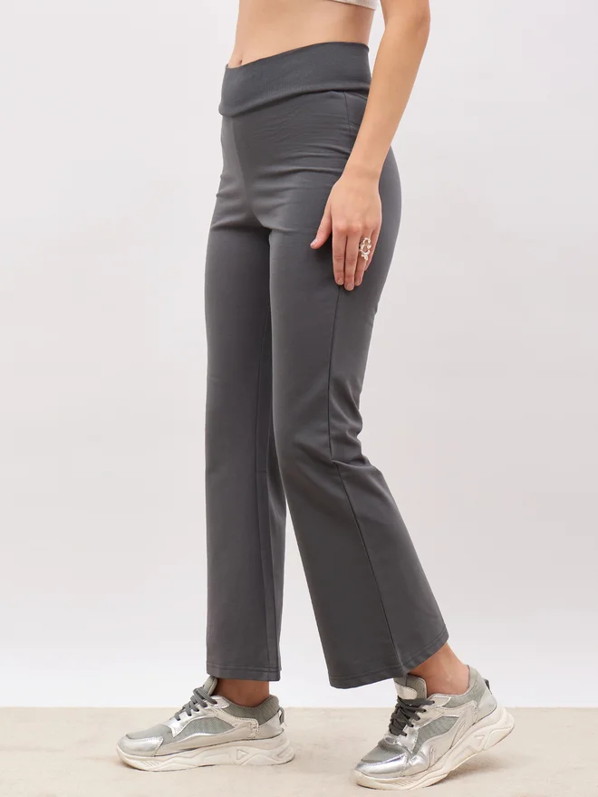 Styli Styli Elasticated Broad Waistband Flared Pants