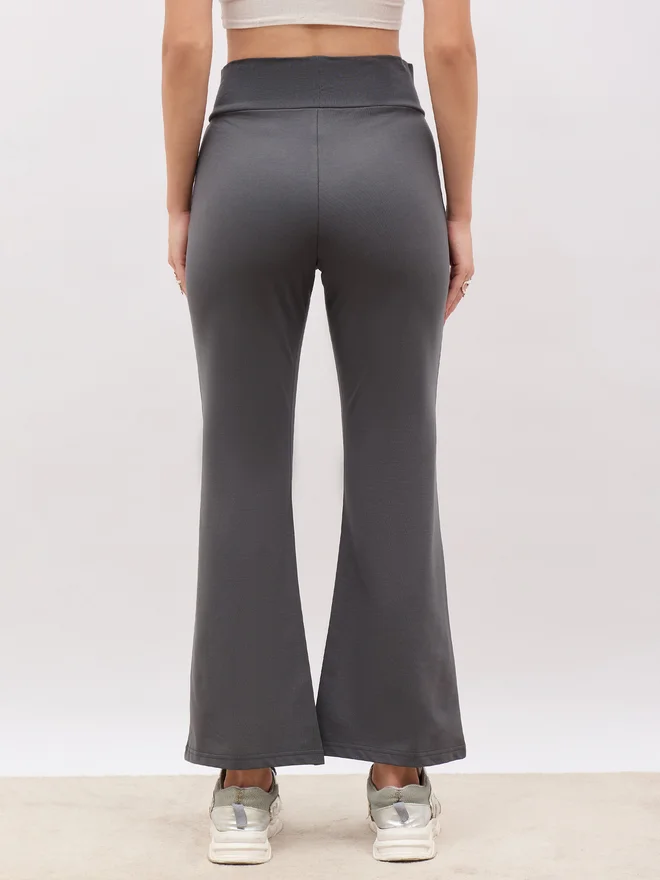 Styli Styli Elasticated Broad Waistband Flared Pants