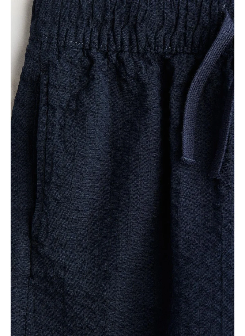 اتش اند ام Cotton seersucker shorts
