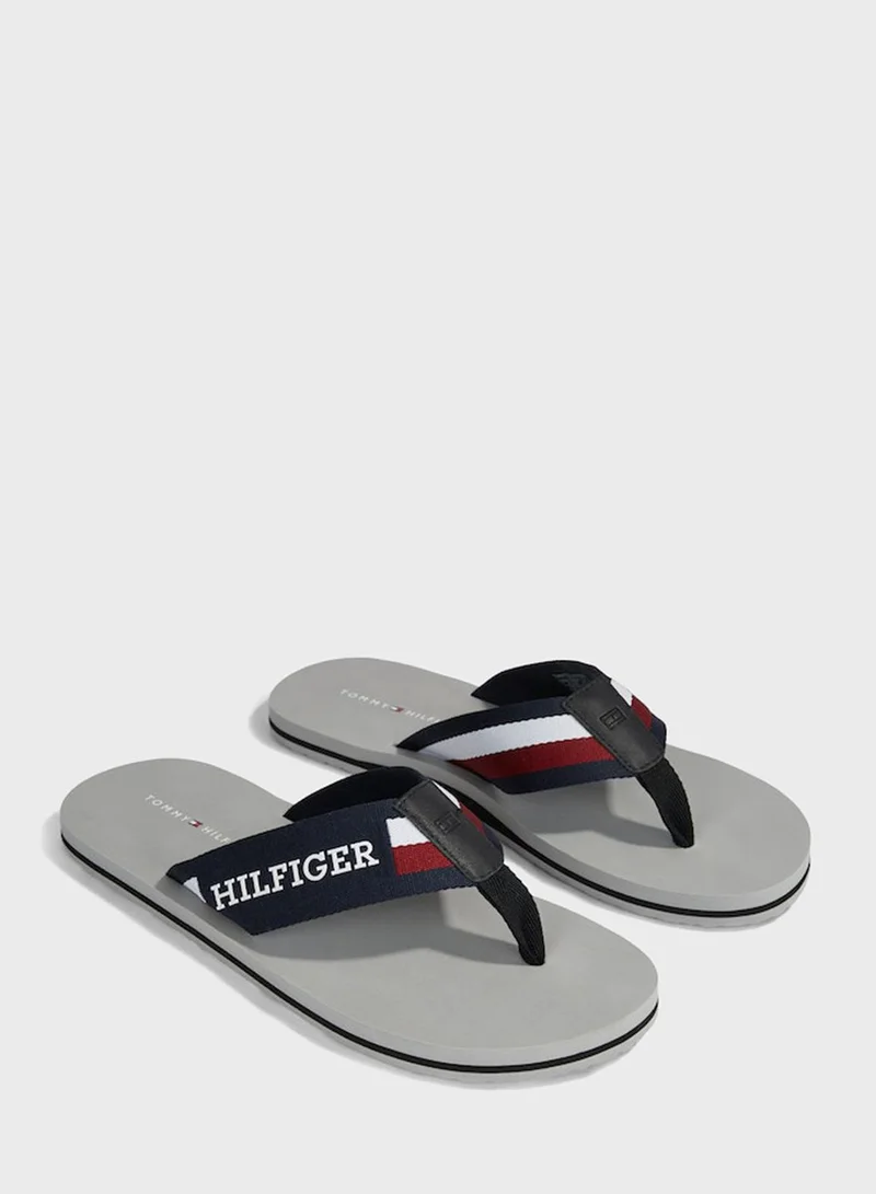TOMMY HILFIGER Logo Slides