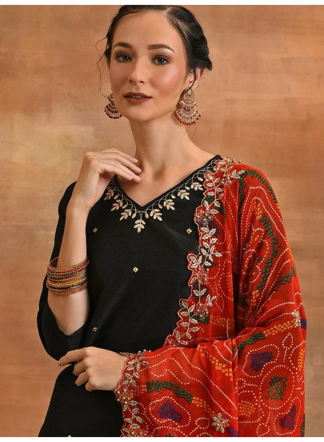 AKS AKS Couture Ethnic Motifs Embroidered V-Neck Straight Kurta & Trousers With Dupatta