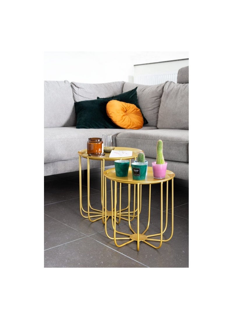 A set of versatile side coffee tables