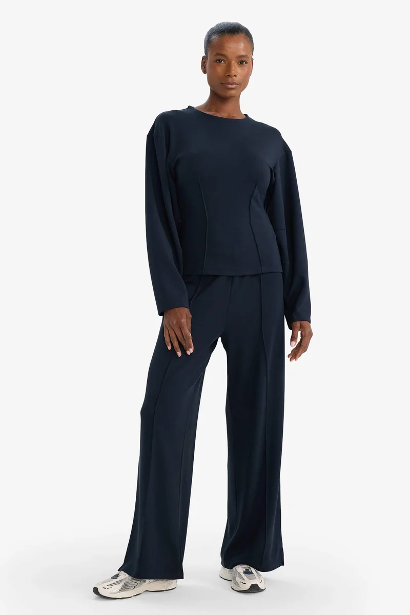ديفاكتو Crew Neck Long Sleeve T-Shirt