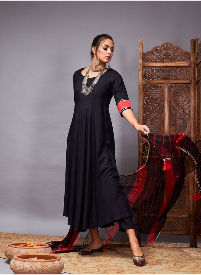 shae by sassafras Women Black Kurta Set With Red Lehariya Dupatta - pzsku/ZD0B35D9B3CABDDF4F2E4Z/45/_/1695295034/8538d7c7-cc8c-40c0-86b8-87616e8f332b