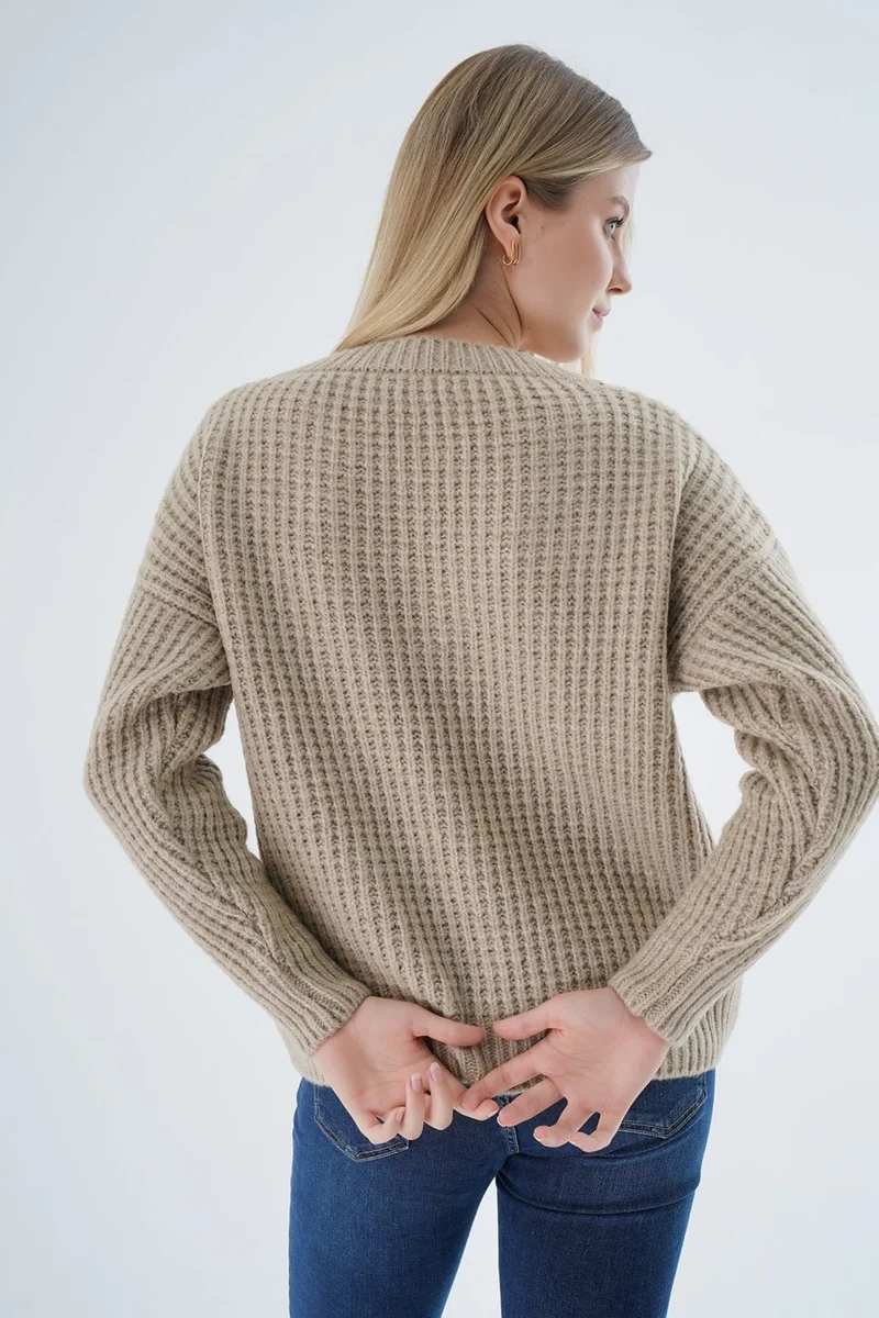 Trist Star Women Beige Oversize V Neck Nopen Selanik Knitting Wool Special Yarn Knitwear Knitted Sweater TRIST-6160