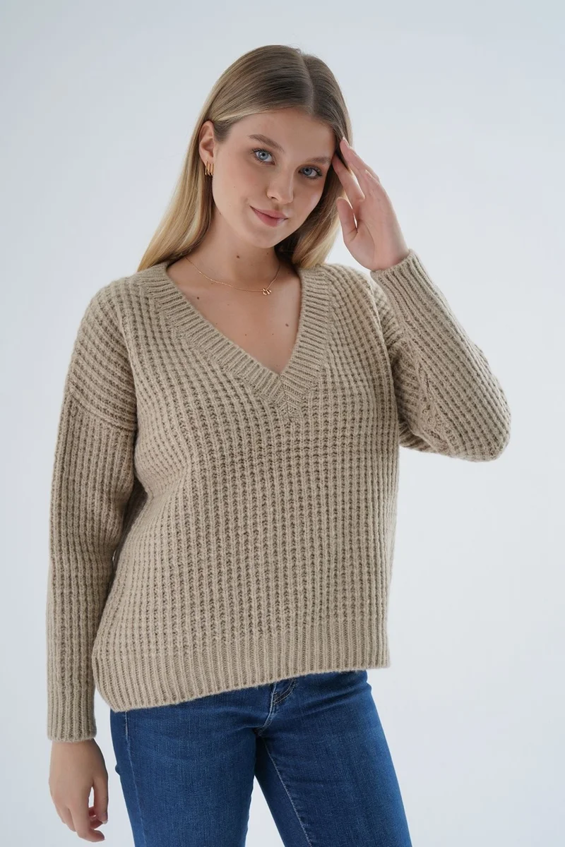 Trist Star Women Beige Oversize V Neck Nopen Selanik Knitting Wool Special Yarn Knitwear Knitted Sweater TRIST-6160