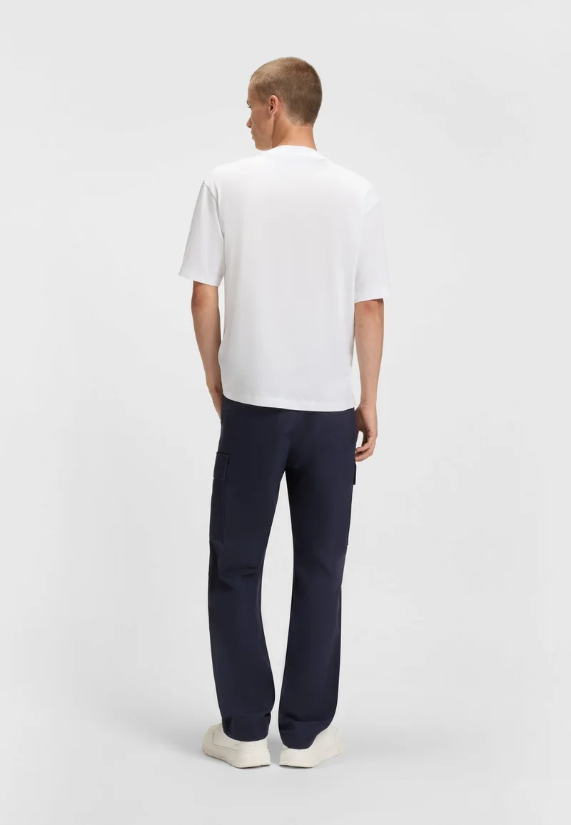 هوجو تيشيرت للجنسين بطبعة شعار ضبابي