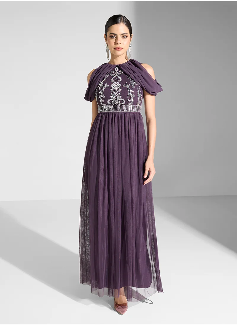 اميليا روز Embellished Cold Shoulder Sleeves Maxi Dress