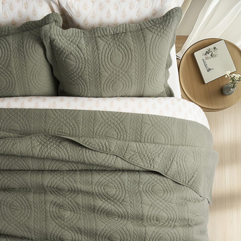 EVERGRACEHOME 100% Cotton Scallop Quilt Set, King Size 3 Piece Set â€“ Lightweight Bedspread with 2 Shams, Soft Prewashed Matelasse Coverlet for Cozy and Elegant Bedding, Olive Green - Image 2