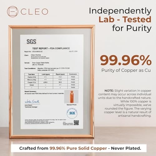 AVA DESIGNZ زجاجة مياه نحاسية 100% نقية من CLEO HOME للشرب، 32 أونصة، زجاجة نحاسية مطروقة للأيورفيدا للشرب | مانعة للتسرب وصديقة للبيئة | لليوغا، المكتب، السفر مع حقيبة حمل قماشية وفرشاة - Image 2