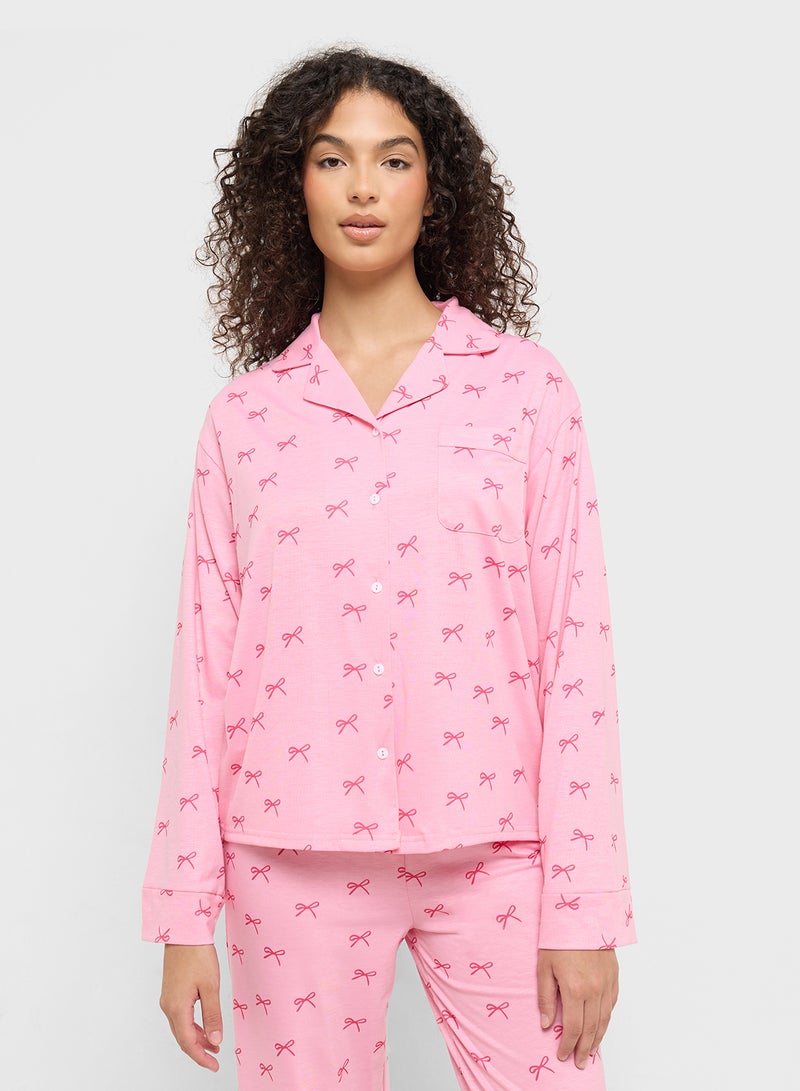 جينجر طقم قميص وبنطلون بيجامة بطبعة فيونكة - Image 3