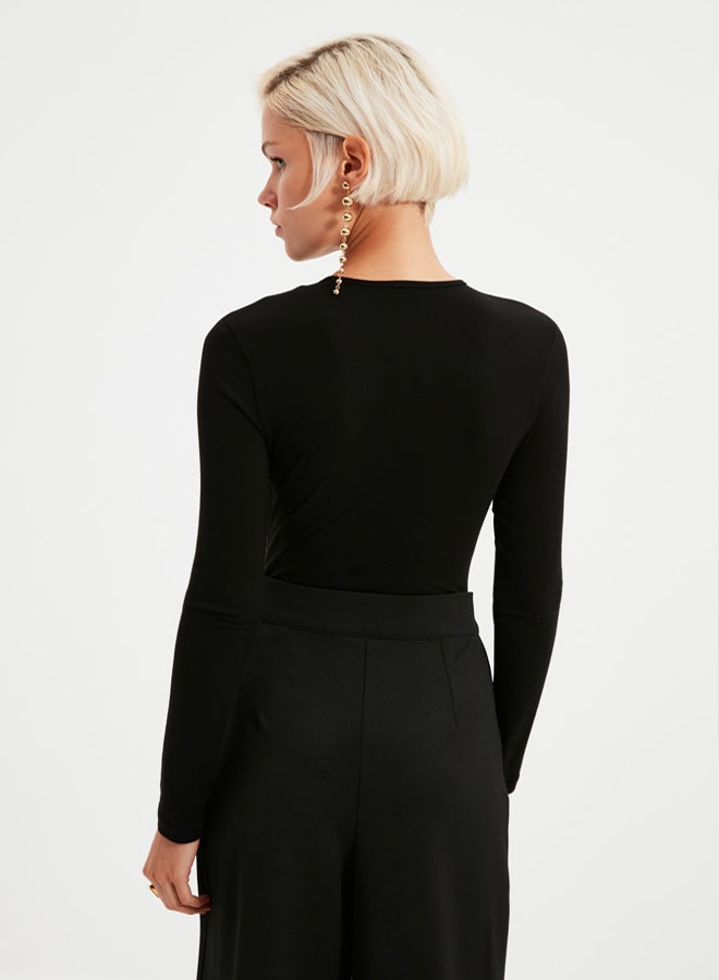 trendyol Black Deep V-Neck Snap Knit Bodysuit  - Image 5