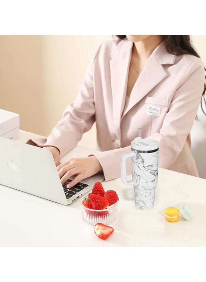 ستانلي كوب معزول من الستانلس ستيل 40 اونصة مع غطاء وماصة زيت او قهوة او شاي المثلج والسموذي وغيرها من زجاجات المياه المعزولة من تيم (ابيض رخامي) - Image 4