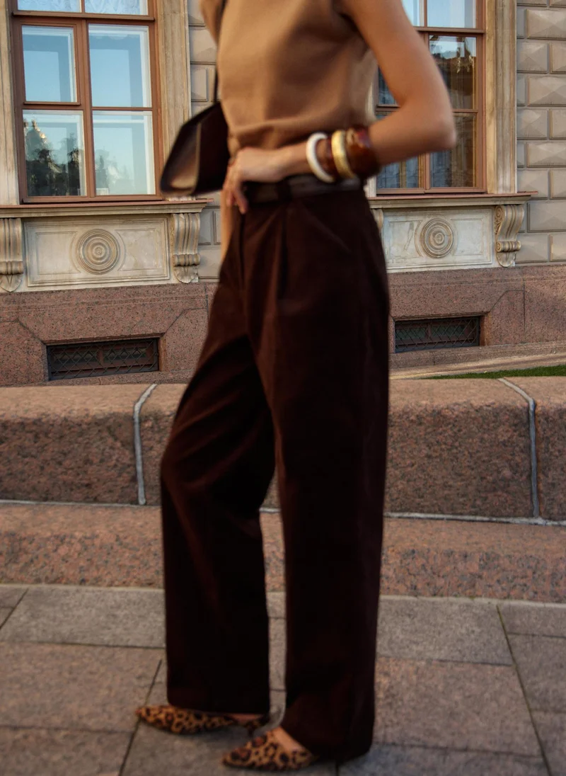 Lichi Velvet trousers with waist pleats