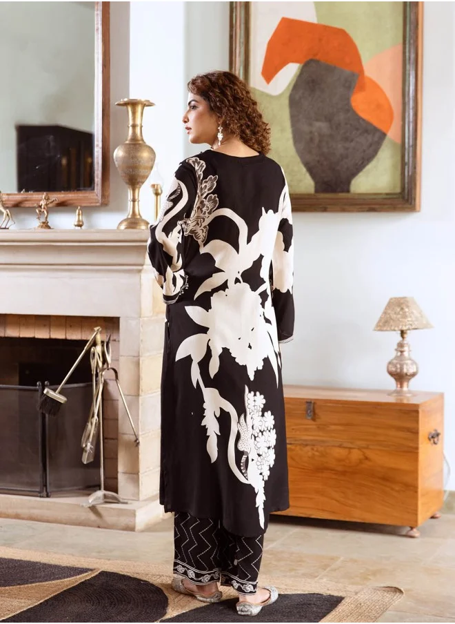 آي شين A-Line Fit Printed Pattern Round Neck Long Sleeves Black Colour Knitted Cotton Kurta Set for Women with Semi Elastic Closure - Blending Tradition with Modern Style
