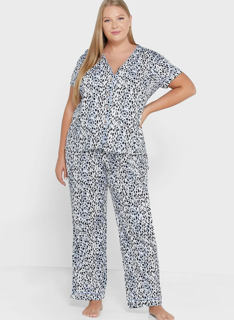 Pretty Secrets by Simply Be Collarless Top And Button Detail Pyjama Set