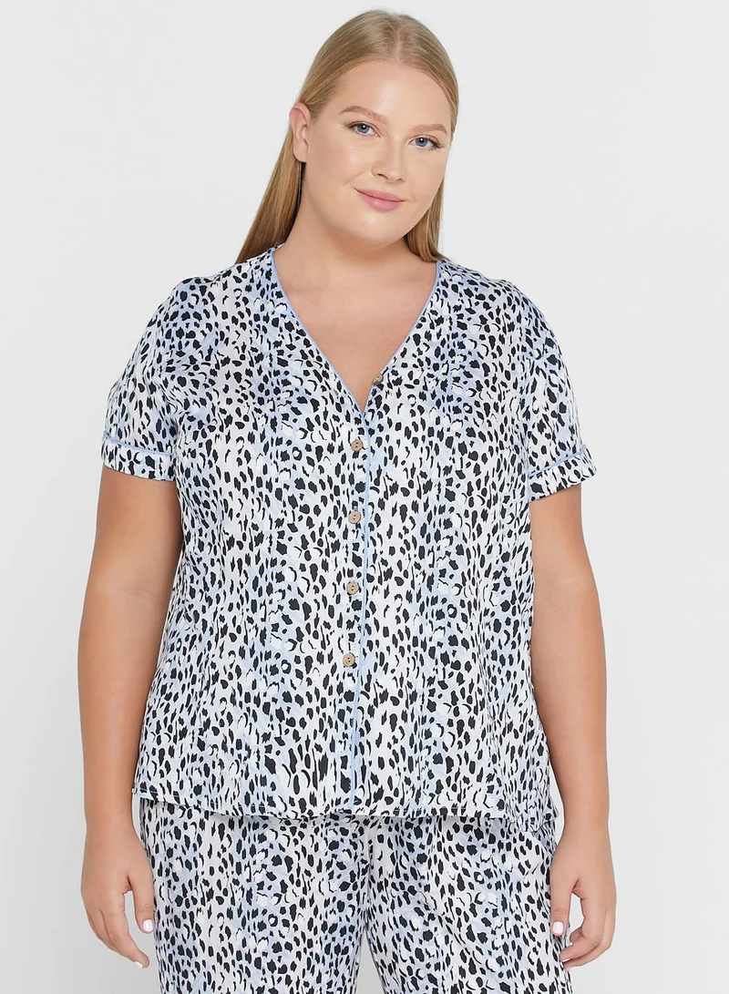 Pretty Secrets by Simply Be Collarless Top And Button Detail Pyjama Set
