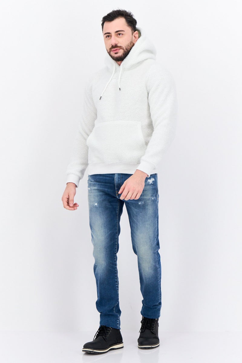 Night Addict جاكيت ساف شيل للرجال بشعار مطرز، أبيض فاتح - Image 4