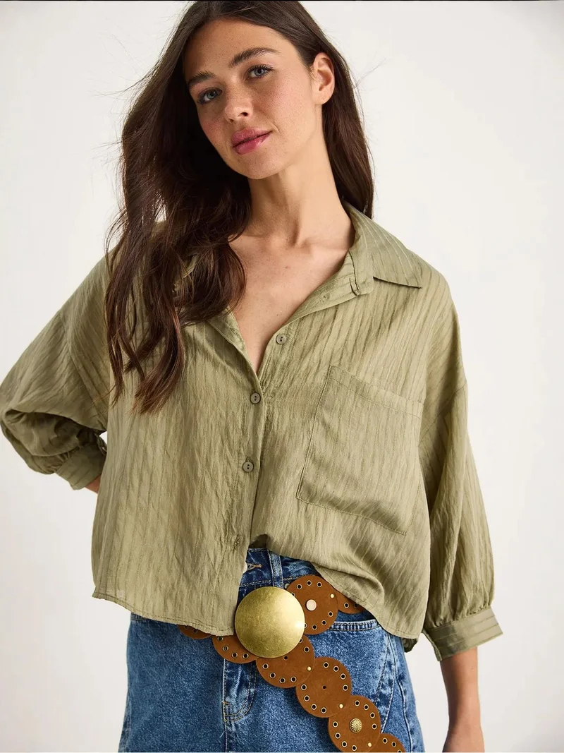 Bianco Lucci LUCCI Textured Striped Crop Shirt with Button Closure and Pocket