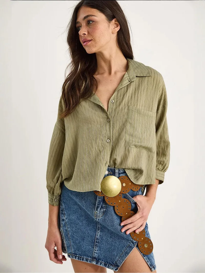 Bianco Lucci LUCCI Textured Striped Crop Shirt with Button Closure and Pocket