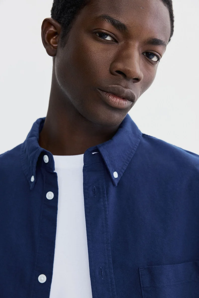 اتش اند ام قميص أوكسفورد بقصّة مريحة