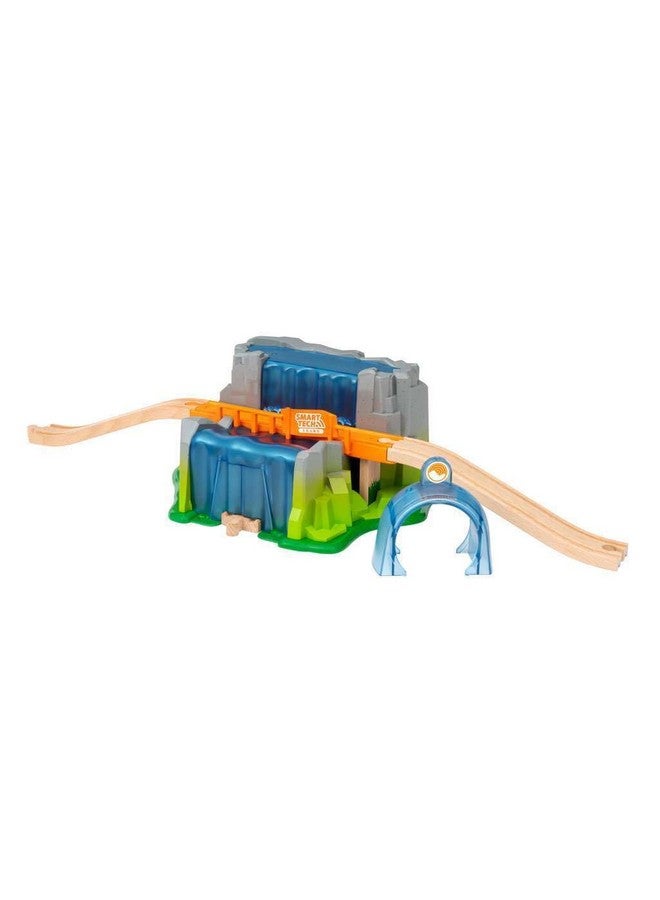 Brio BRIO Smart Tech Sound Waterfall Tunnel - Interactive Train Set Accessory | Enhances Motor Skills | Child-Safe | FSC-Certified Wood Material  - Image 4