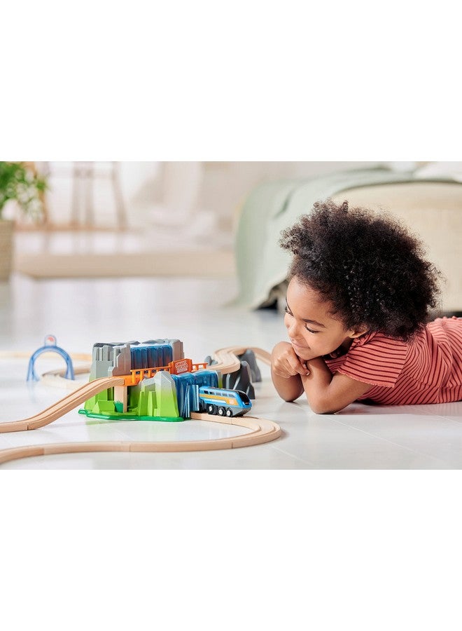 Brio BRIO Smart Tech Sound Waterfall Tunnel - Interactive Train Set Accessory | Enhances Motor Skills | Child-Safe | FSC-Certified Wood Material  - Image 2