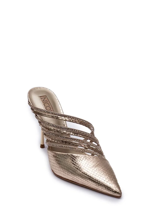 نيكولي مايليس