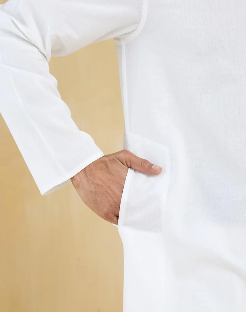 فاب انديا كُرتا قطن أبيض بقصة ضيقة وطويلة