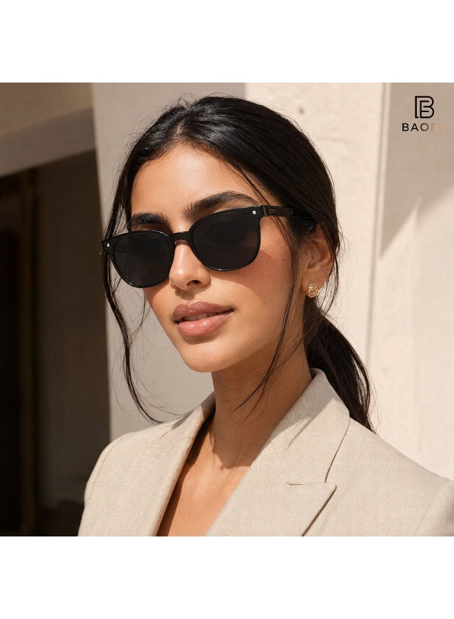 باو فو نظارات شمسية نسائية قابلة للطي مع حافظة محمولة بسحّاب، بإطار أسود وعدسات سوداء دخانية، مناسبة للسفر - Image 1