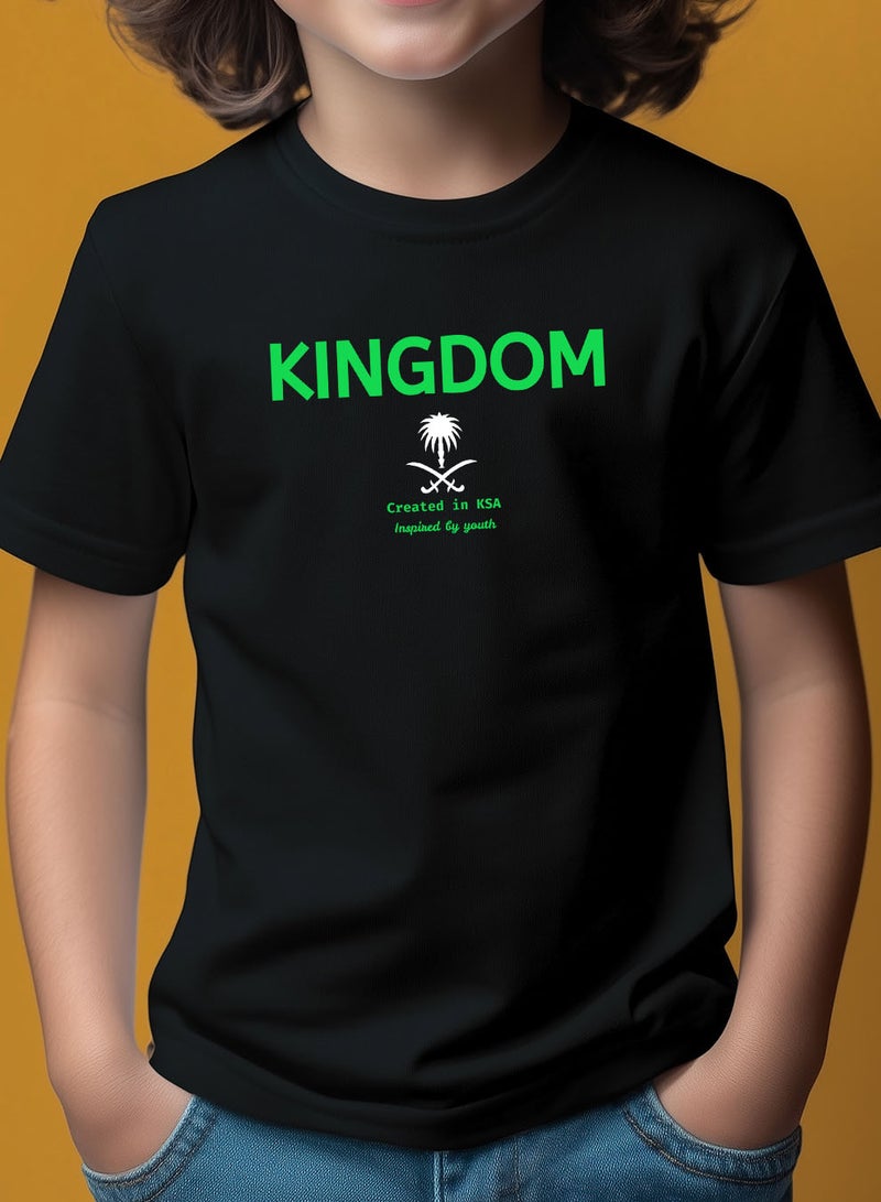 لوحة تيشيرت قطن للأطفال مناسب للأولاد والبنات لمناسبة اليوم الوطني السعودي أو للفخر بالانتماء للوطن في كل الأوقات - Image 3
