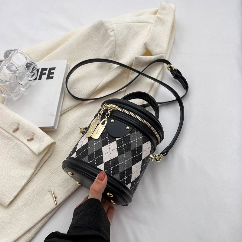Simple Rhomboid Cylinder Bag Women'S 2023 Fashion Women'S Bag Casual Crossbody Bag Portable Bucket Bag For Women - Image 1