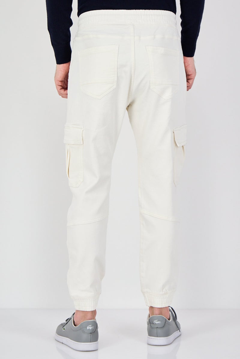 Celio سروال جوجر للرجال بتصميم سادة، أبيض - Image 3