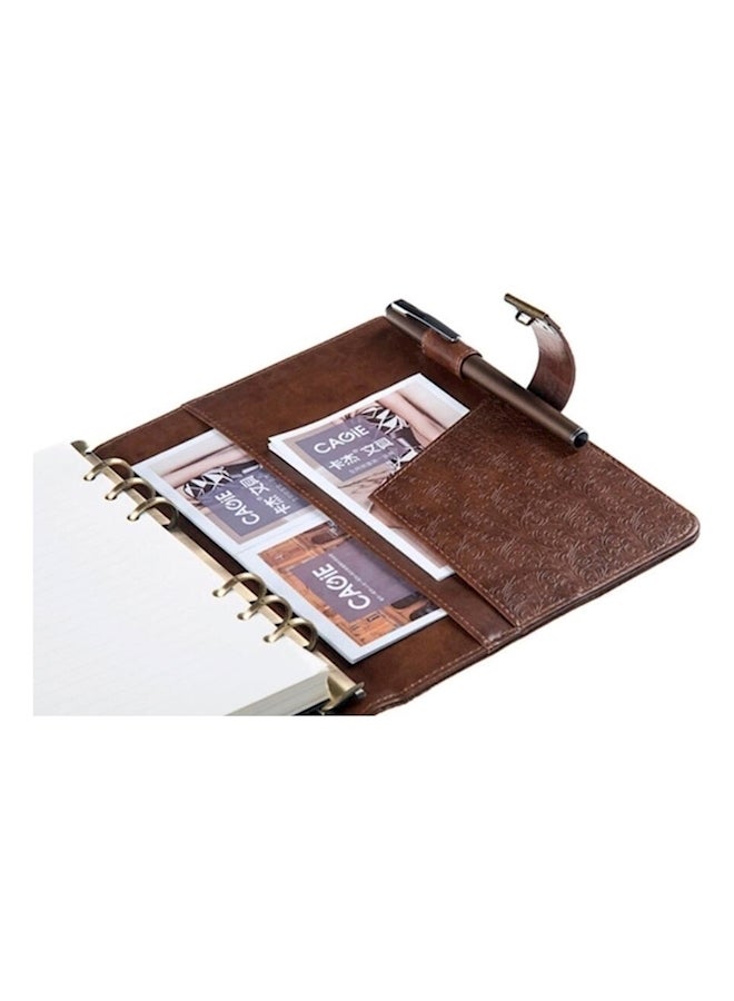 إسكدنيا مفكرة من الجلد الصناعي ومزودة بقفل بني - Image 3