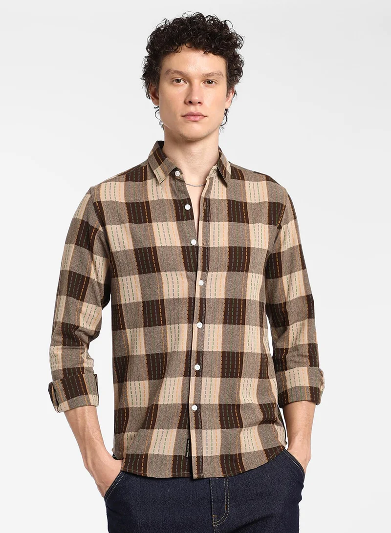 كامبوس سوترا Men's Chocolate Brown Chalk-Buffalo Check Shirt For Casual Wear | Spread Collar | Long Sleeve | Button Closure | Shirt Crafted With Comfort Fit For Everyday Wear