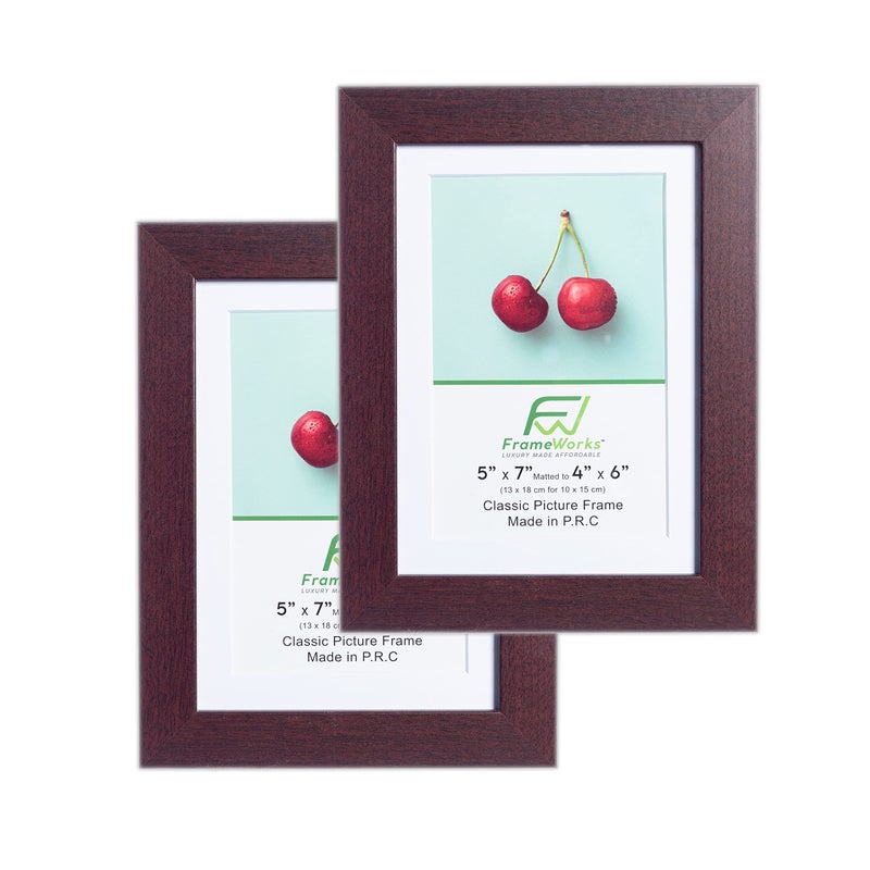 Frameworks 5x7 حصيرة إلى 4x6 إطارات الصور الخشبية الكلاسيكية مع الزجاج المقسى | الماهوجني | 2 عبوة - Image 1