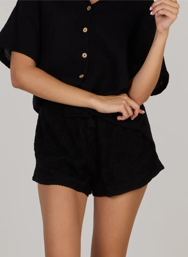 جاست نيتشر شورت قطني مطرز يدويًا