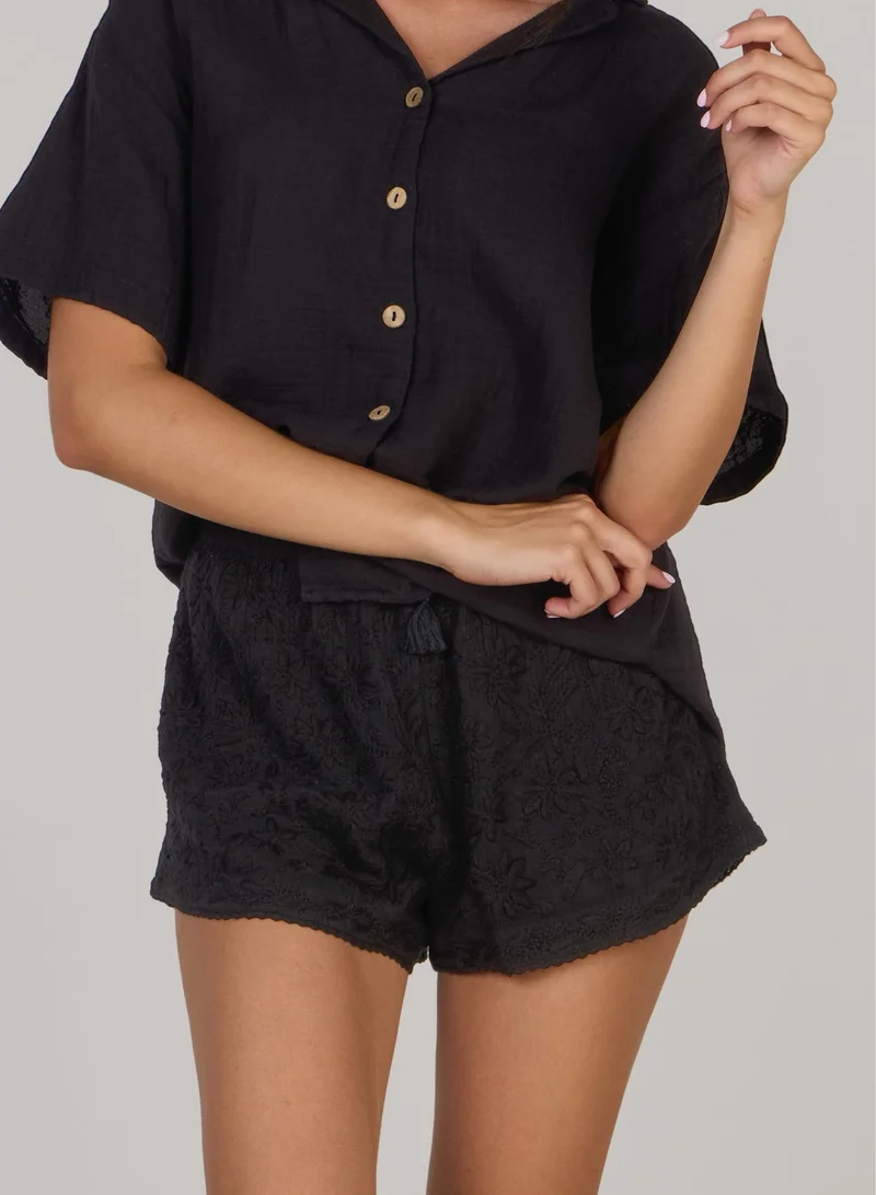 جاست نيتشر شورت قطني مطرز يدويًا