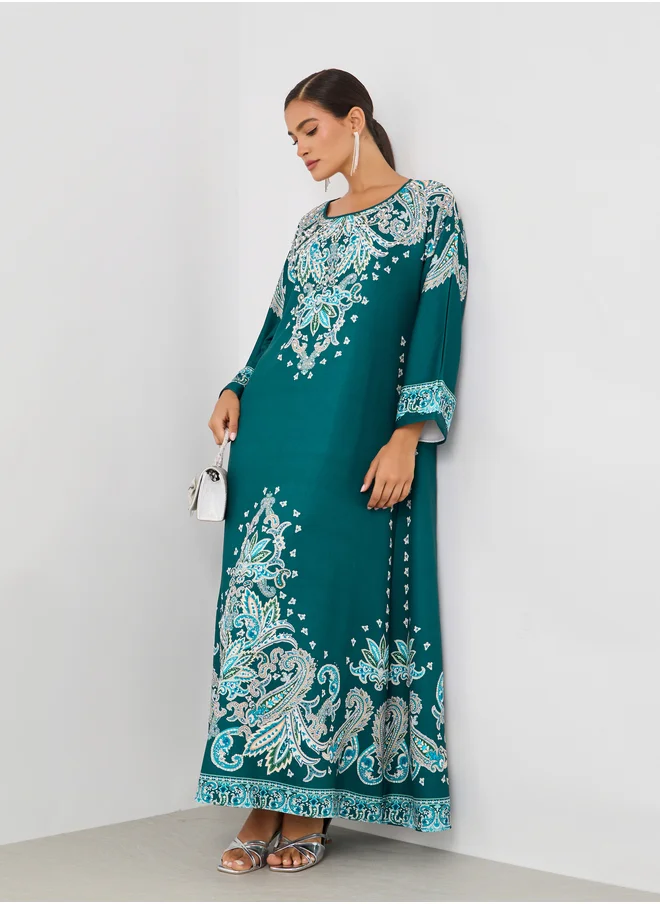أميرة Amirah Paisley Placement Print Round Neck Jalabiya