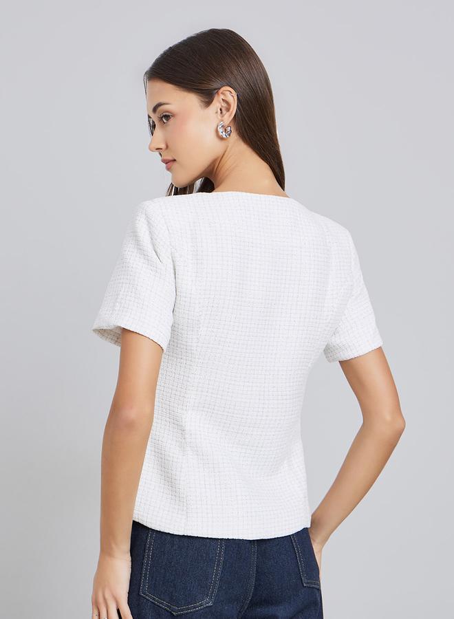 ستايلي بلوزة بمظهر تويد وأزرار مع أكمام قصيرة - Image 5