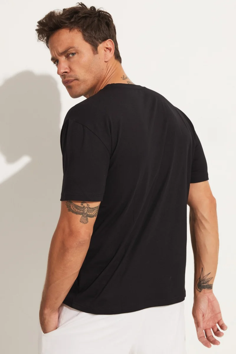 جون Men's Oversize 100% Cotton Cardigan Collar Detail T-Shirt